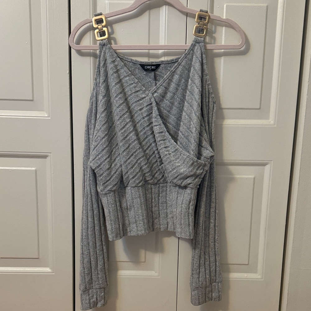 Chic Gray Ribbed Sweater with Buckle Straps